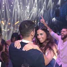 The party is on fire: החתונה הכי אנרגטית שתראו