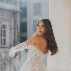 עמית ידעה מי יעצב לה את שמלה - עוד לפני ההצעה
